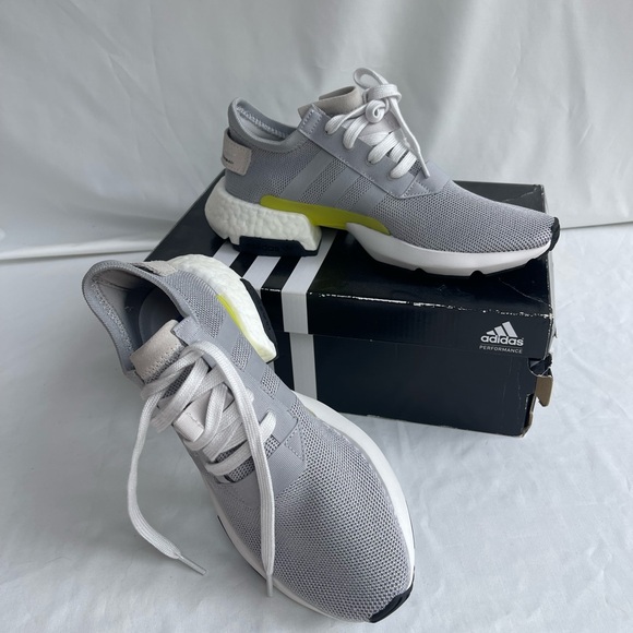 Adidas size 6.5 Y gray  B 42056 new with box - Picture 1 of 12